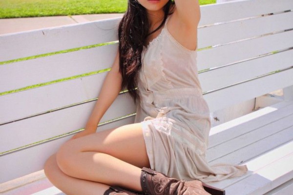 Hearing this, Ouyang Xianqian almost couldn't resist slamming this smelly girl.